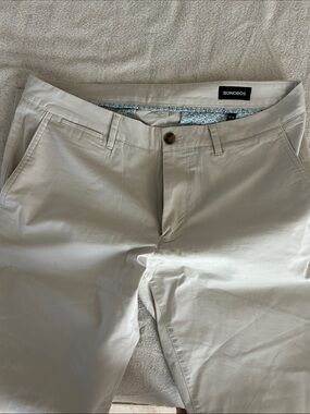 Bonobos Men's Light Gray Khaki Chinos